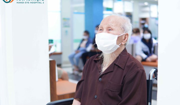 Cụ ông 104 tuổi mổ Phaco điều trị đục thủy tinh thể