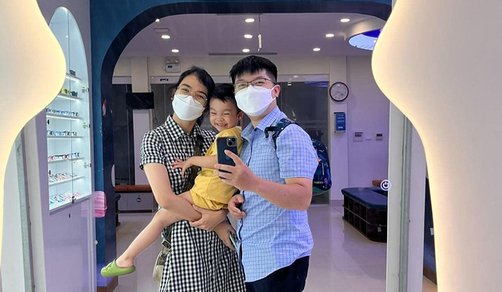 Tâm sự của người mẹ suýt khóc vì mắt con viêm kết mạc nặng, phòng khám lớn không chữa được, trước khi tới bệnh viện Mắt Hà Nội 2