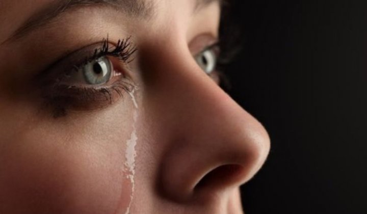 Dị ứng với nước mắt: Dấu hiệu, nguyên nhân, cách điều trị