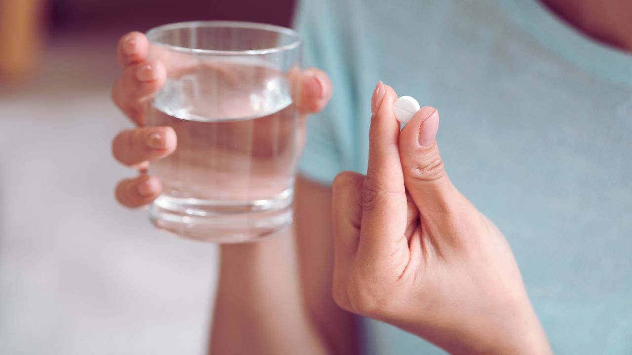 D&ugrave;ng thuốc đ&uacute;ng theo chỉ định của b&aacute;c sĩ: Kh&ocirc;ng th&ecirc;m, kh&ocirc;ng thiếu