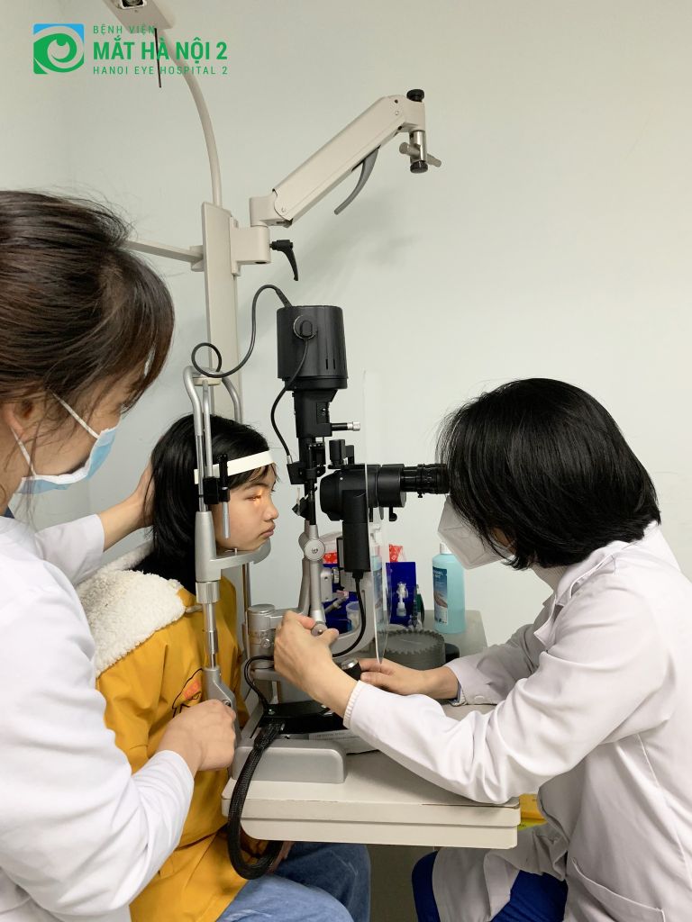 thiết bị y tế khám mắt hiện đại