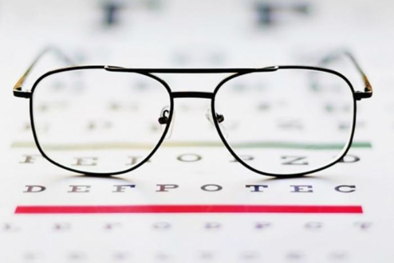 Các loại kính dành cho người bị loạn thị